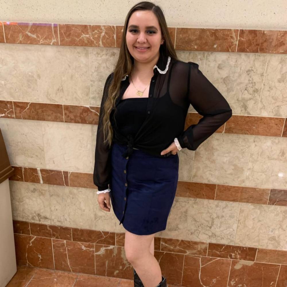 Meet your Posher, Julissa